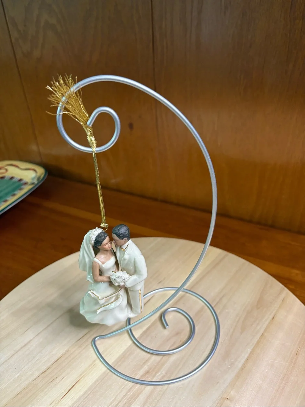 Lenox fine china bride and groom ornament, 2004 anniversary piece,
